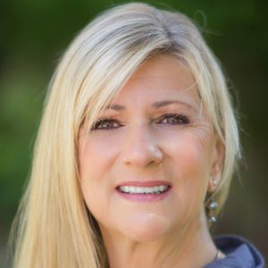 Meet your Posher, Francine